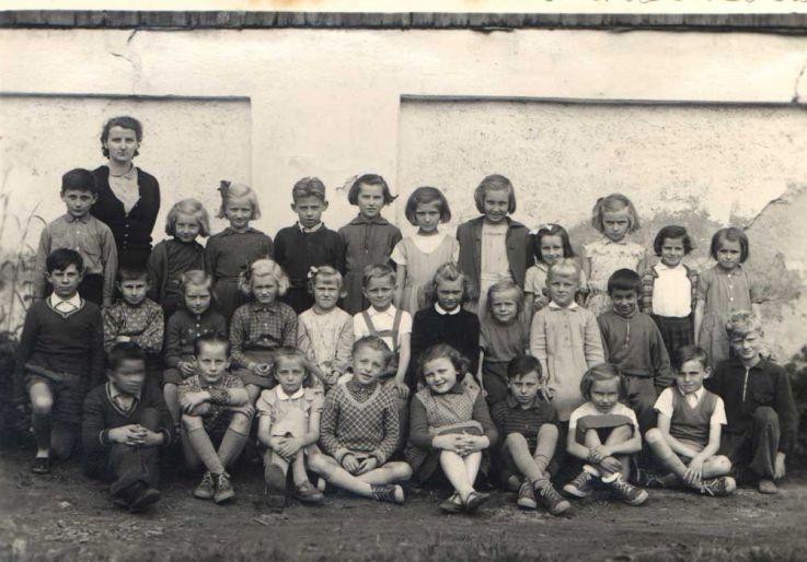 1957